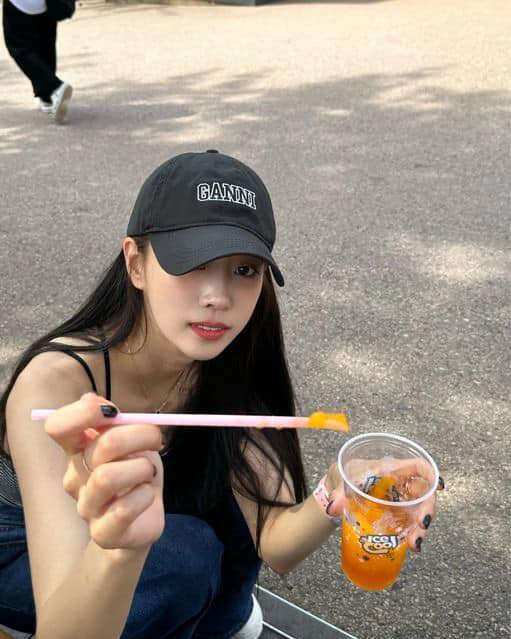 꾸안꾸엔 블랙 볼캡이 제격🖤 이미지