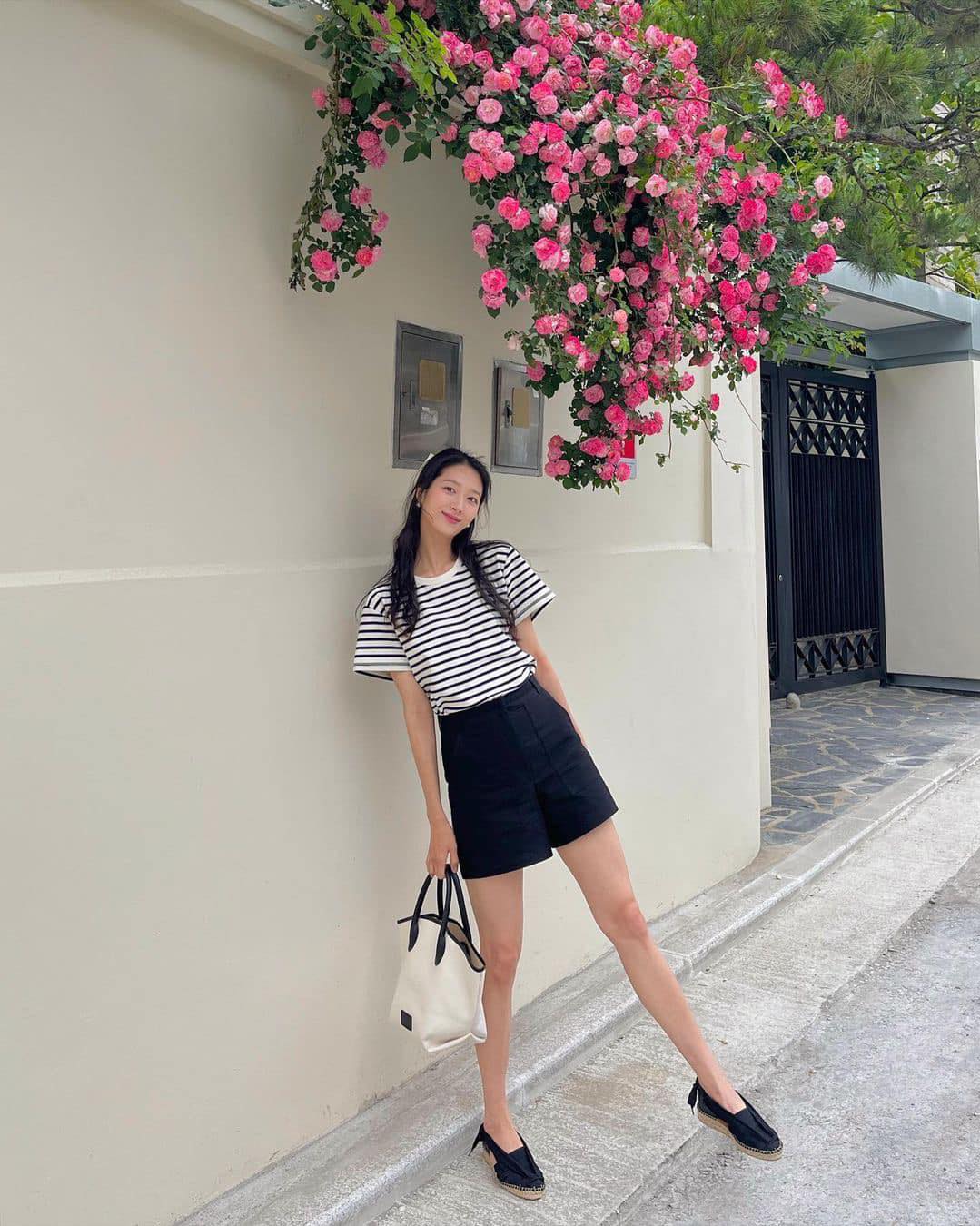 여름 필수템 스트라이프탑⚓️🖤 이미지