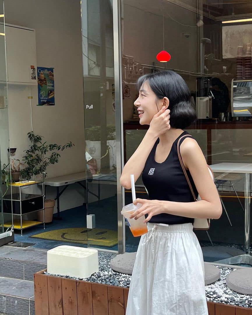 모든 코디에 로에베 민소매🤍🖤 이미지3
