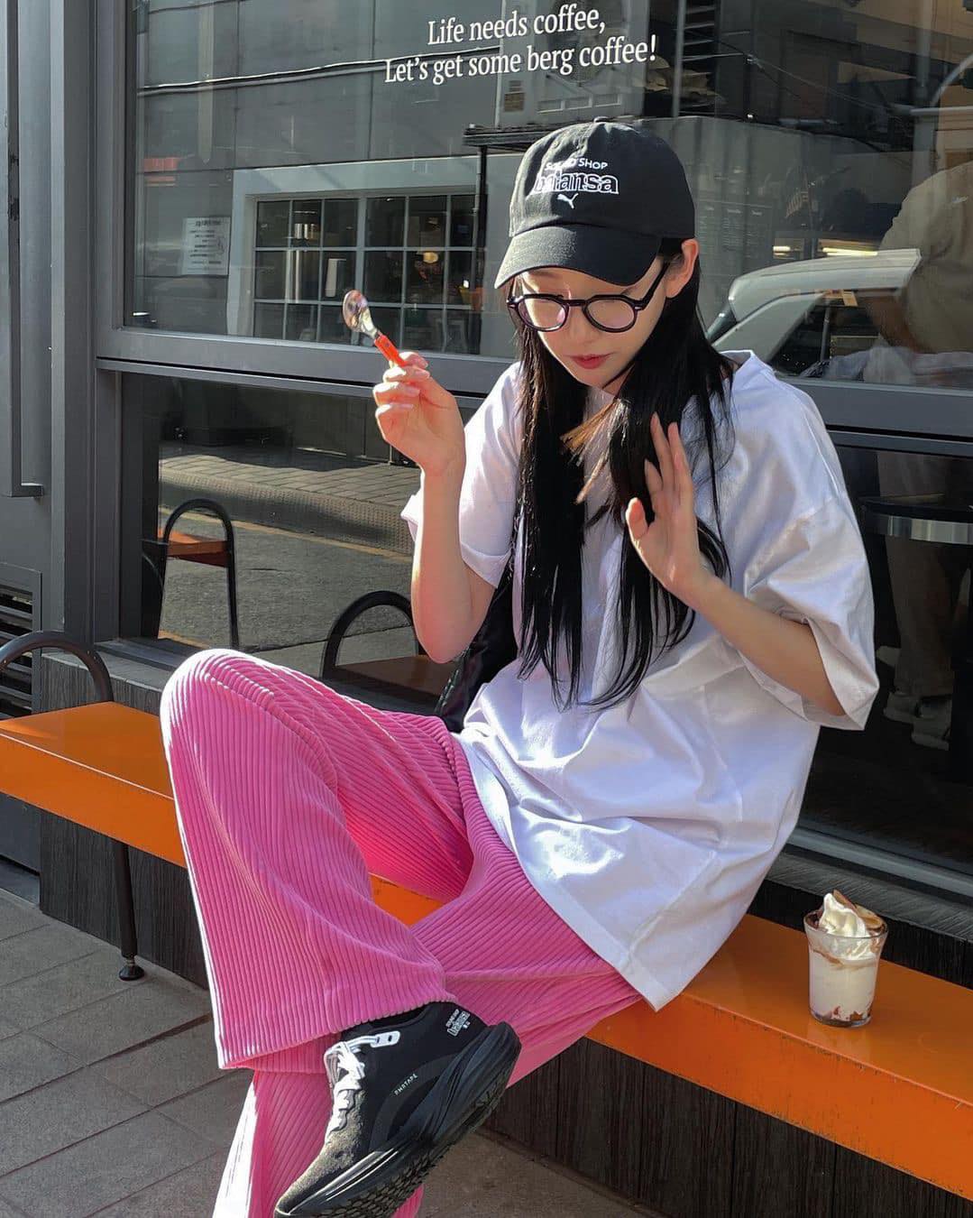 꾸안꾸엔 블랙 볼캡이 제격🖤 이미지