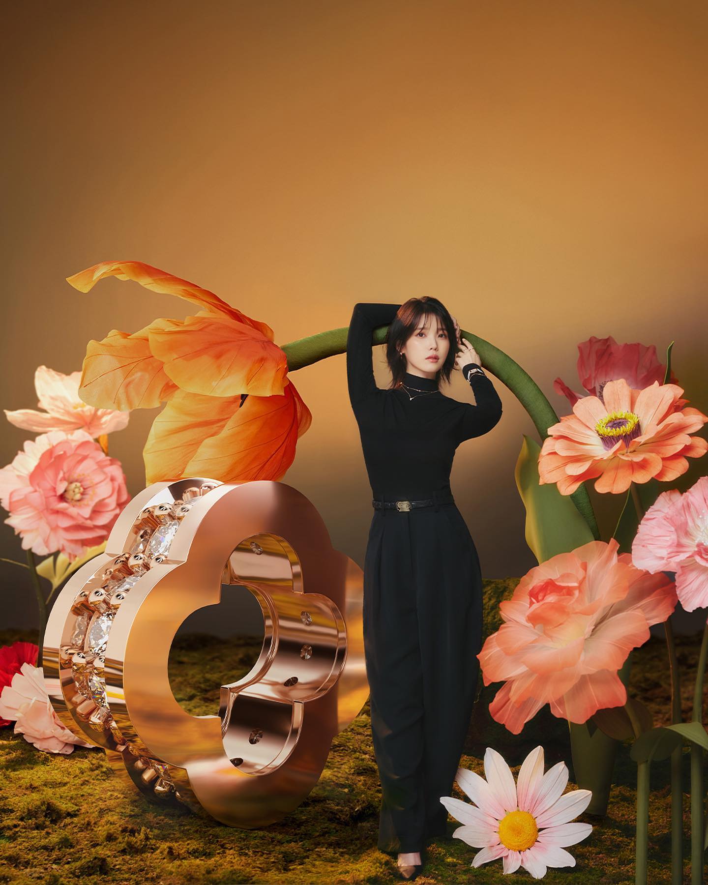 동화 같은 아이유 가을 주얼리🪞🍁​
아이유 x 제이에스티나🤍영원한 사랑의 에테르 컬렉션💐#광고​ 이미지