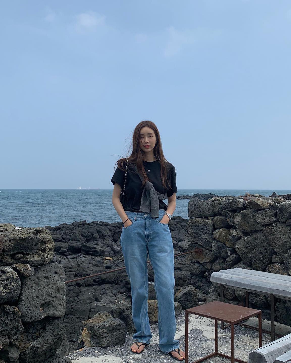 기본이 최고👖검정 반팔+청바지 이미지