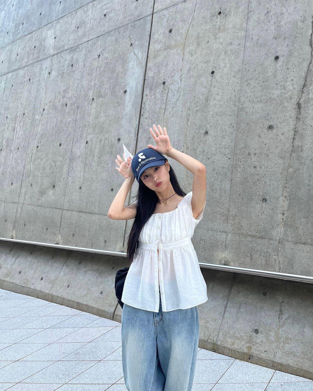 청바지 + 화이트👖🤍꿀조합 이미지