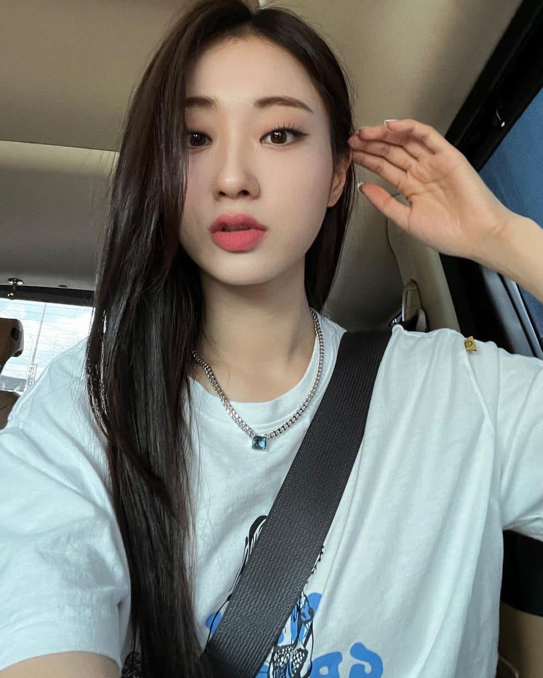 청순하게 흰 티+목걸이@어때?🤍 이미지