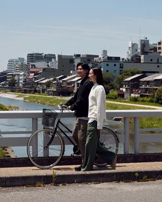 감성 충만 가을패션🍁❤️유니클로
올가을 편안하고 컬러풀한 유니클로 팬츠와 함께해🚲🍂 #광고 이미지