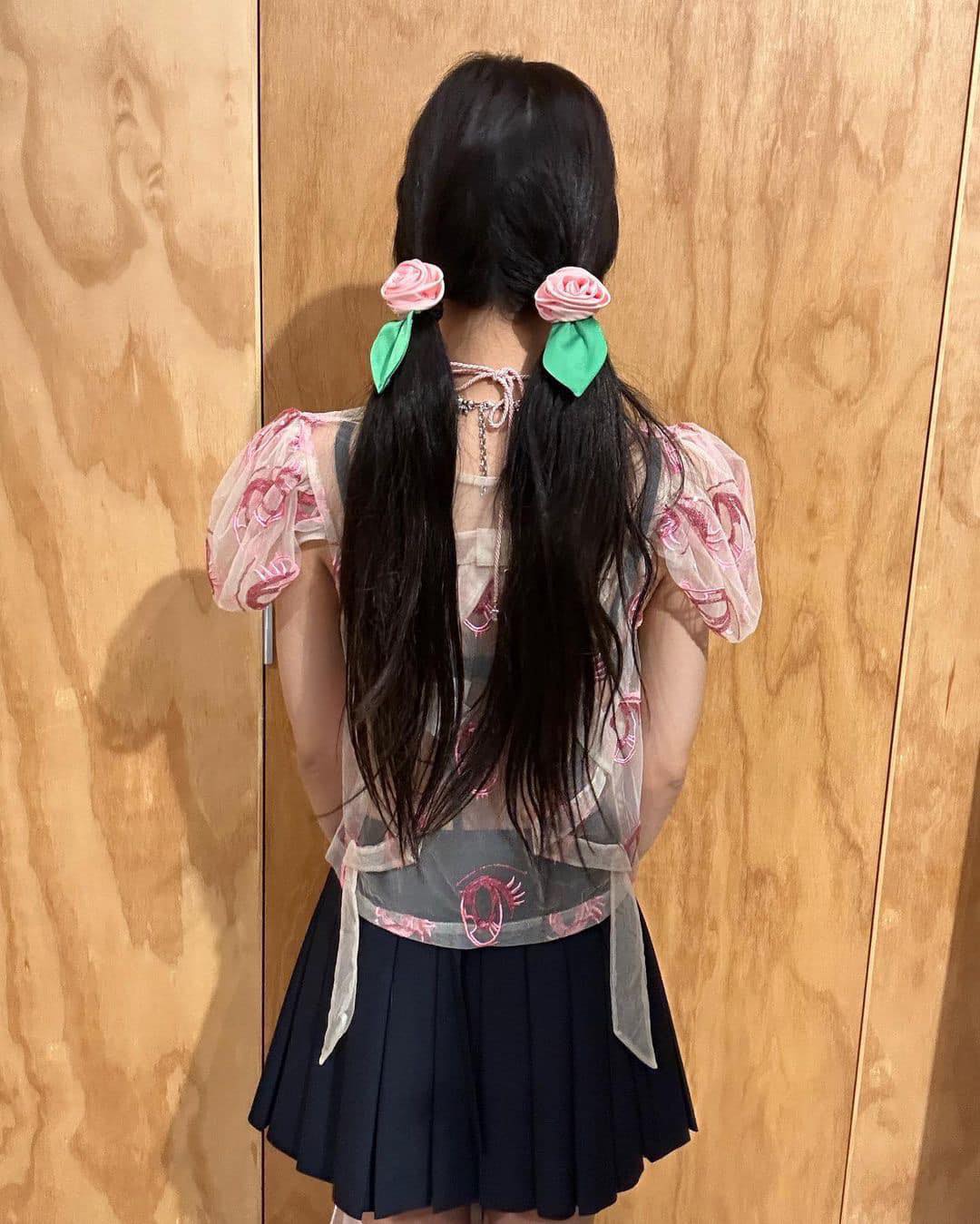 제니와 찰떡인 샌디리앙 코디🌸🎀 이미지10