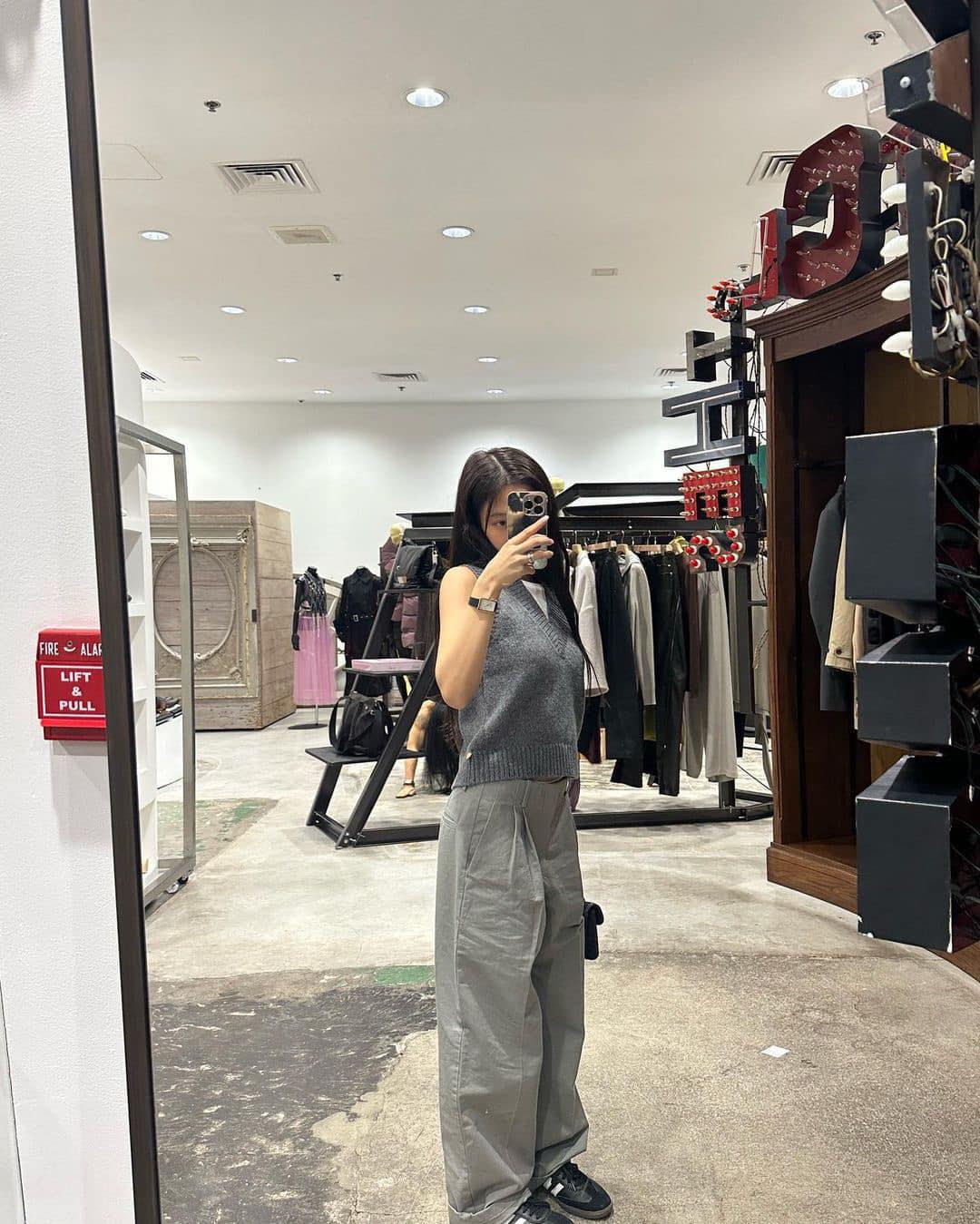 제니와 찰떡인 샌디리앙 코디🌸🎀 이미지4