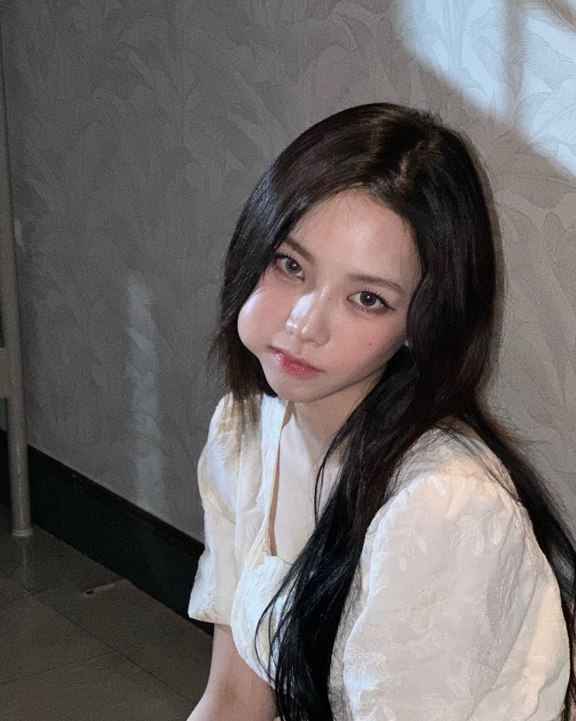톤다운이 끌리는 요즘🖤@흑발 이미지