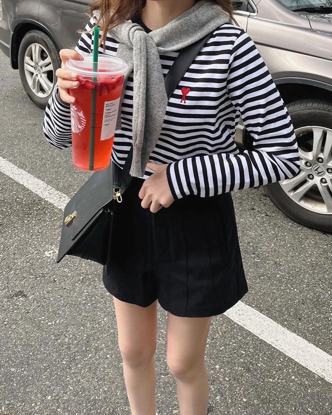 간절기 조합 긴팔+반바지🖤🤍 이미지