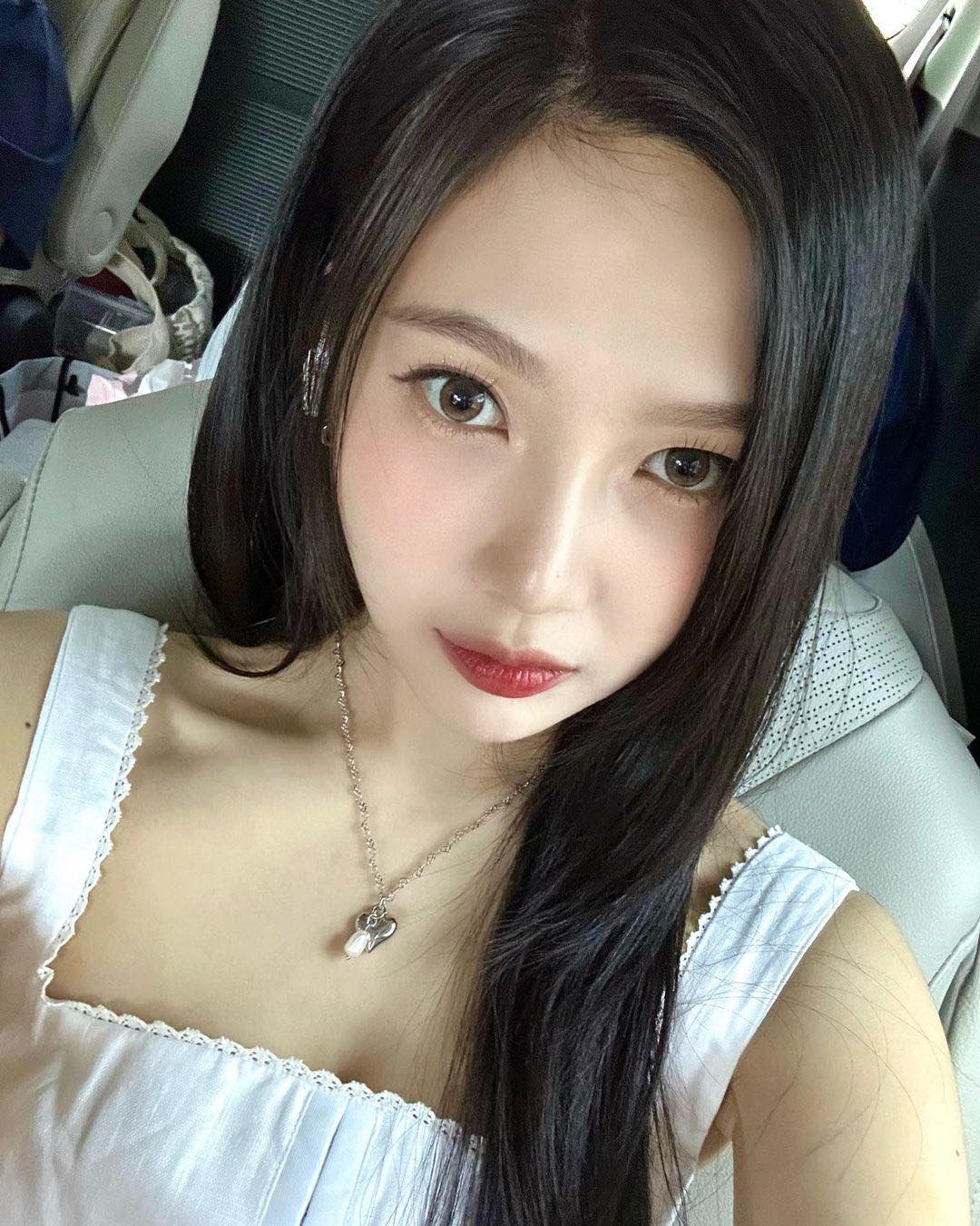 톤다운이 끌리는 요즘🖤@흑발 이미지