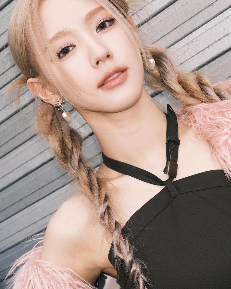 탈색머리로 땋은 양갈래@해봐🧝🏻‍♀️ 이미지