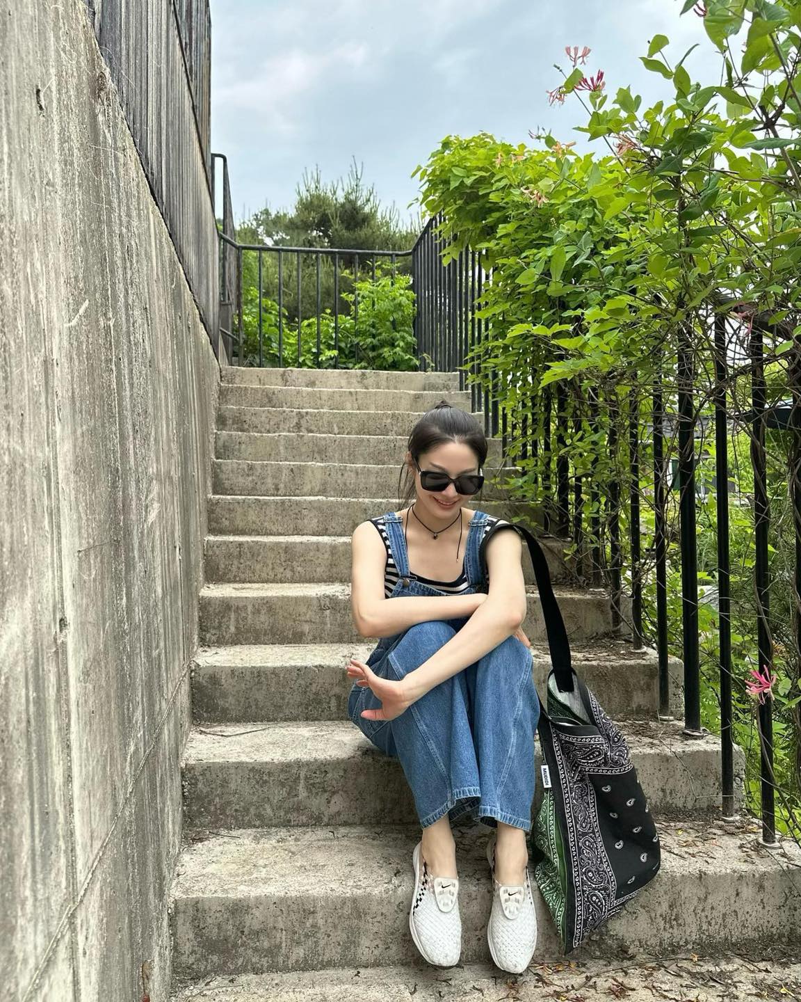 데님 오버롤 이너는 다양하게💙 이미지