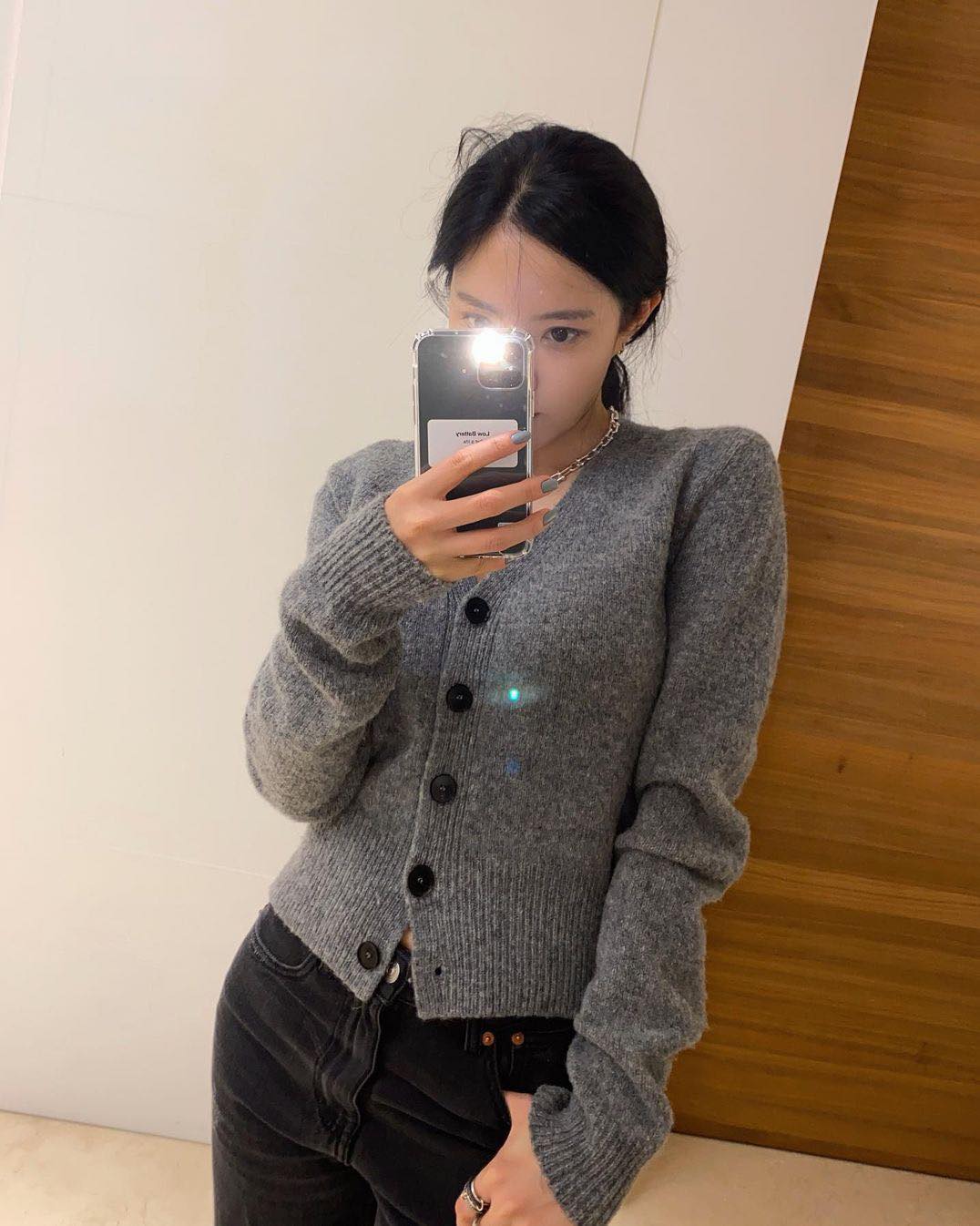 간절기에는 가디건에 청바지🤍🧵 이미지