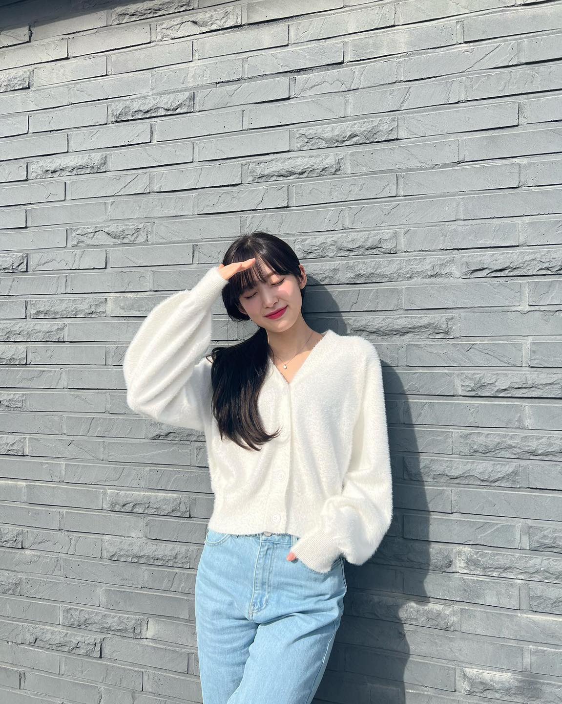 간절기에는 가디건에 청바지🤍🧵 이미지