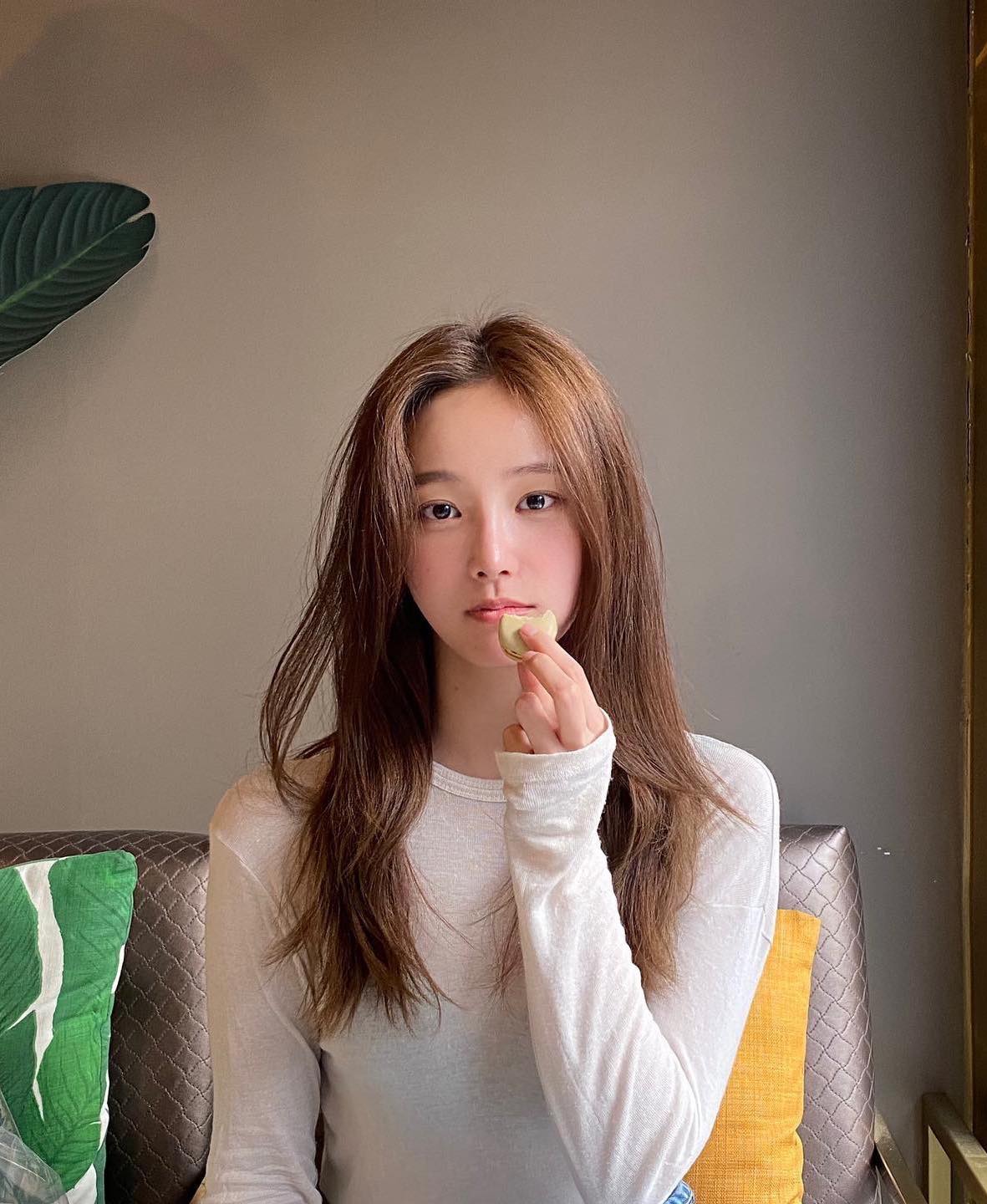 깔끔한 무지 긴팔 코디🩶🖤 이미지