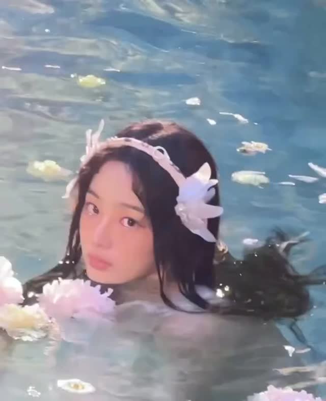 요정 그 자체...🧚🏻‍♀️🩵 뉴진스 민지 이미지