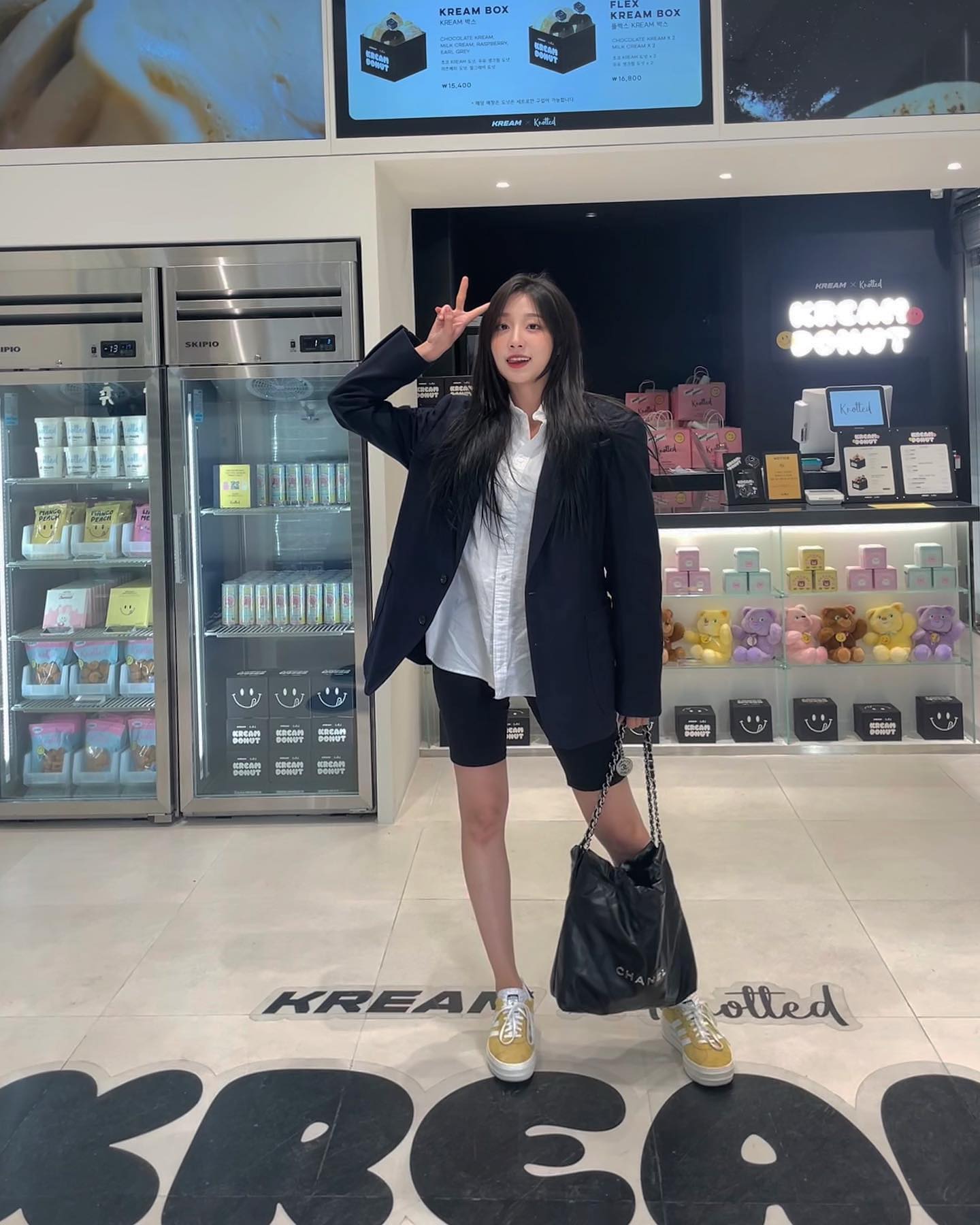 바이커쇼츠 + 블레이저 조합🩶🖤 이미지