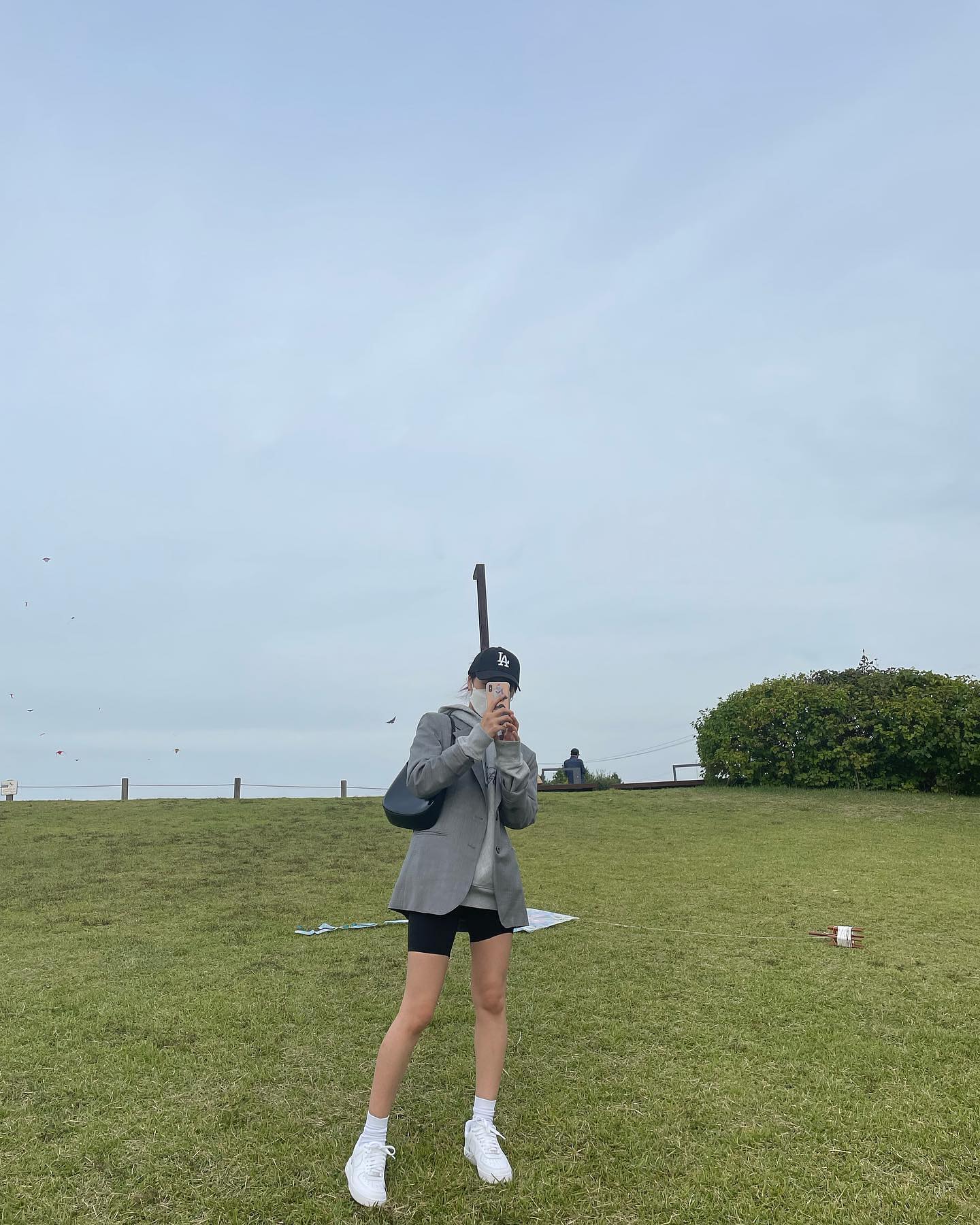 바이커쇼츠 + 블레이저 조합🩶🖤 이미지
