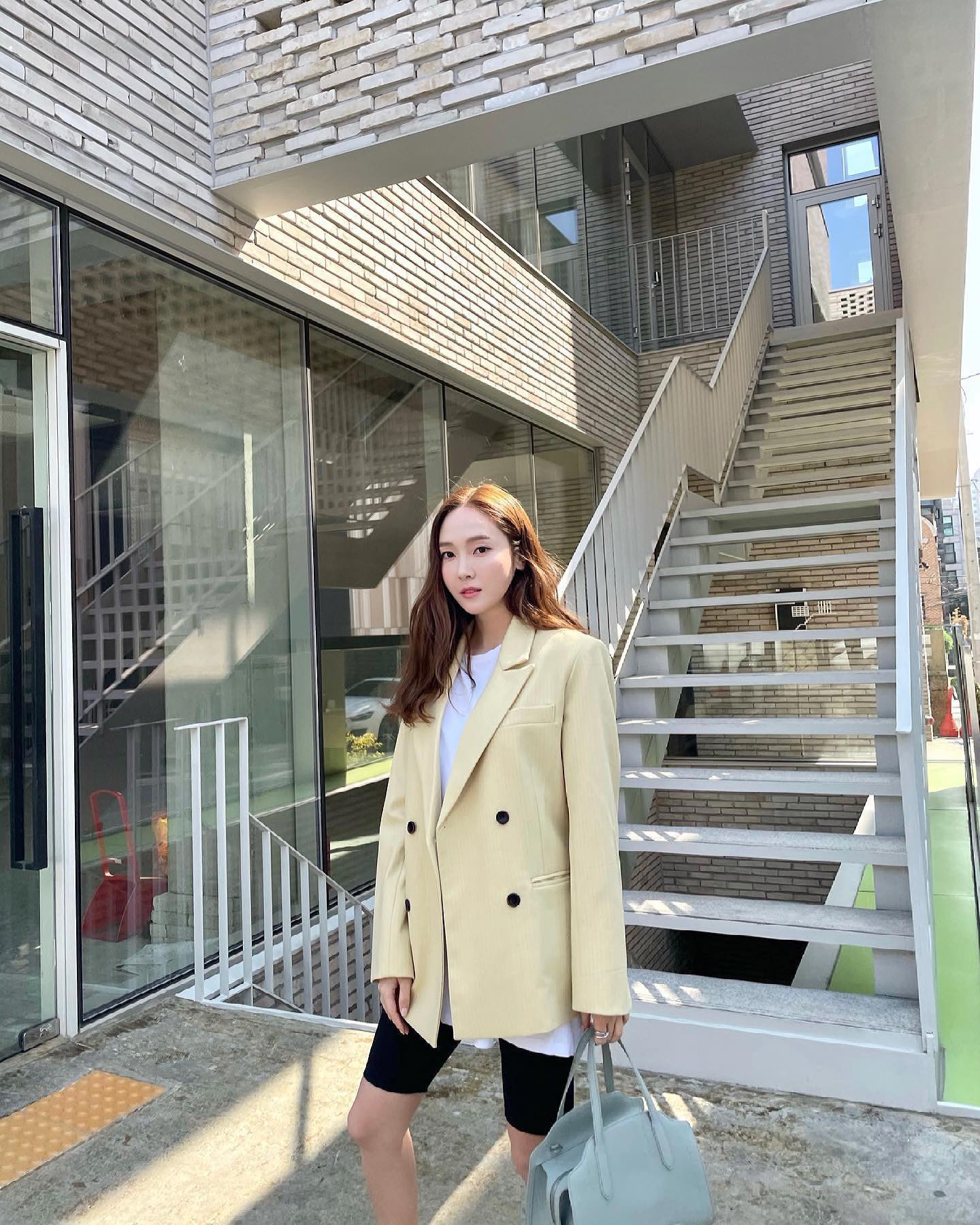 바이커쇼츠 + 블레이저 조합🩶🖤 이미지