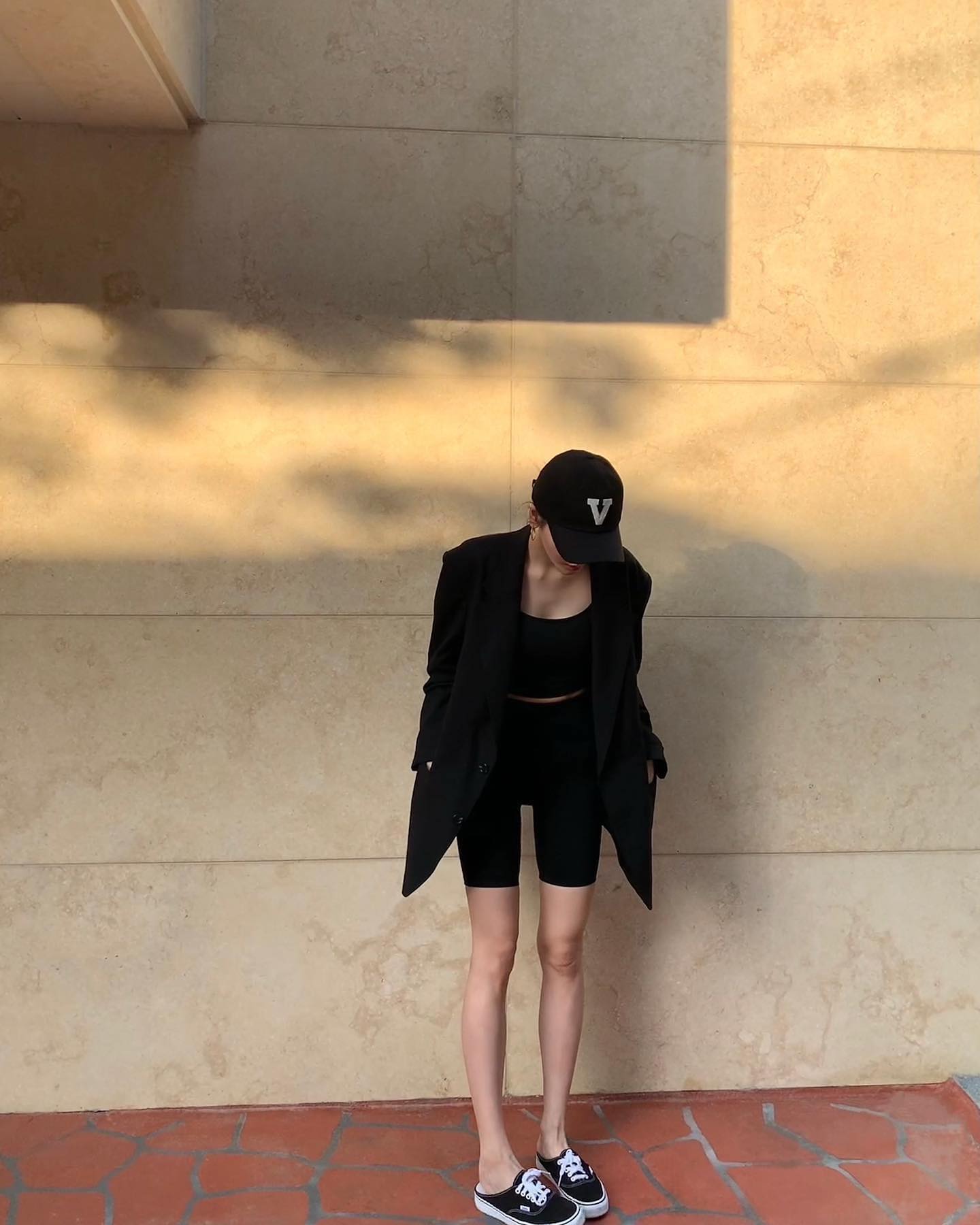 바이커쇼츠 + 블레이저 조합🩶🖤 이미지