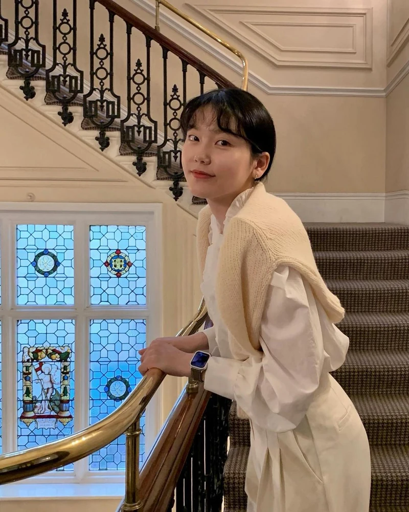 셔츠에 걸치는게 멋인 계절🍂🤍 이미지1