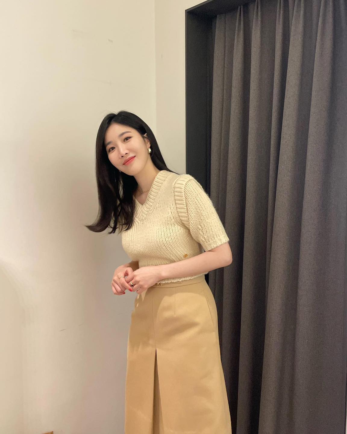 가을 베이지맛 롱스커트 코디🥠🤍 이미지"