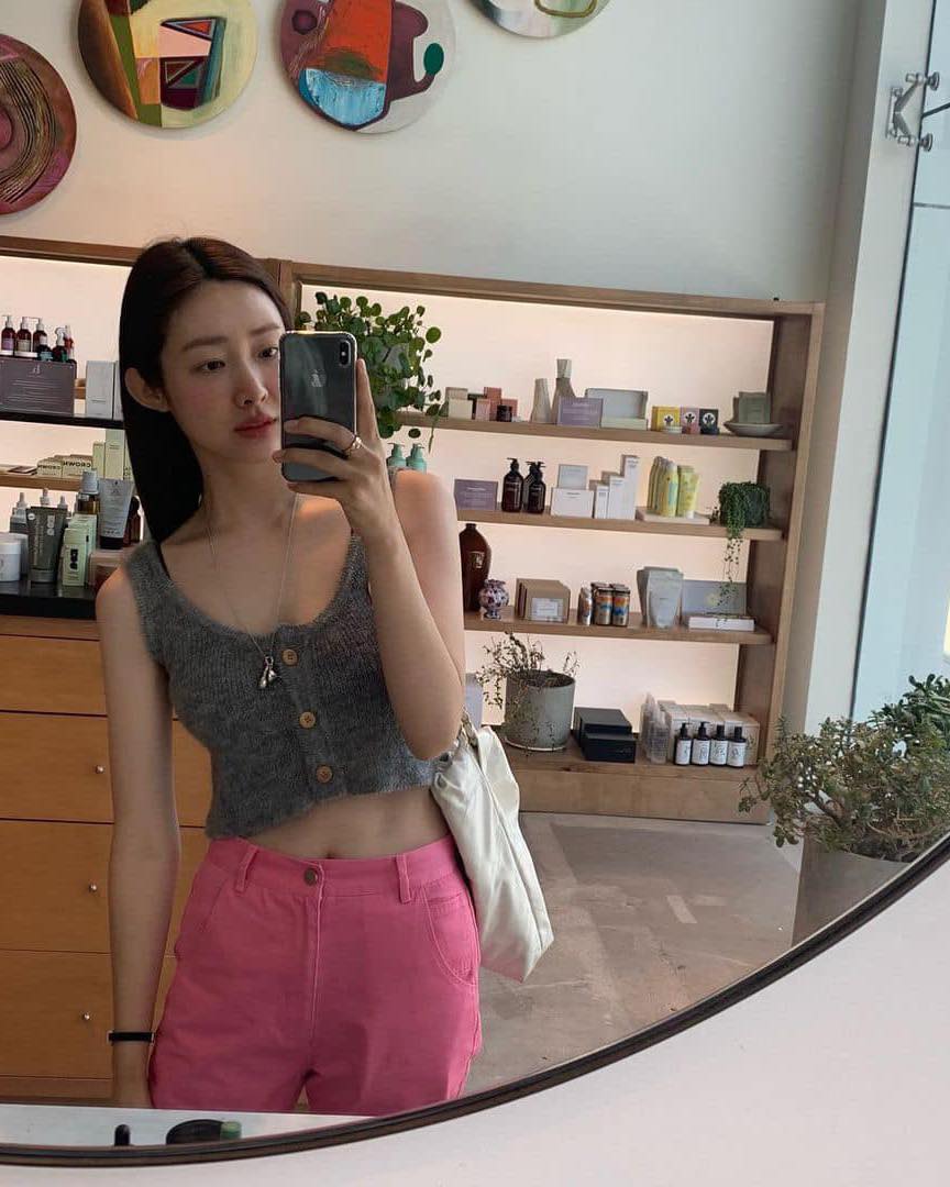 쨍한 핑크 팬츠로 포인트 줄까🩷 이미지5