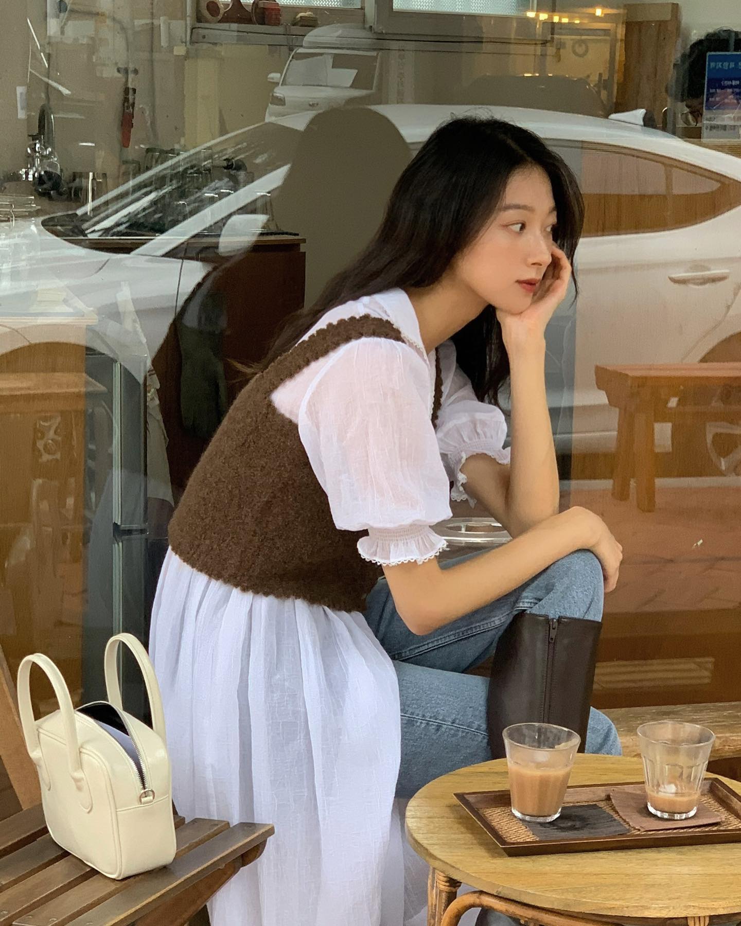 민하의 가을 감성🤎🖤롱부츠 코디 이미지5