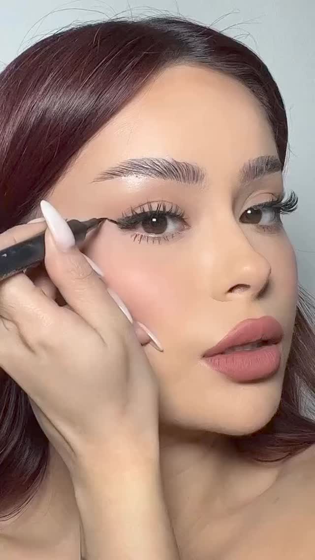 아이라인 잘 못 그렸을 때 꿀팁🪄👁️ 이미지