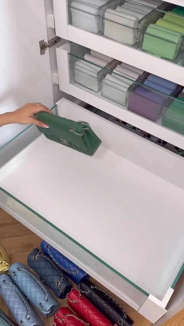깔별로 샤넬백 있는 기분은...😯🌈💸 이미지
