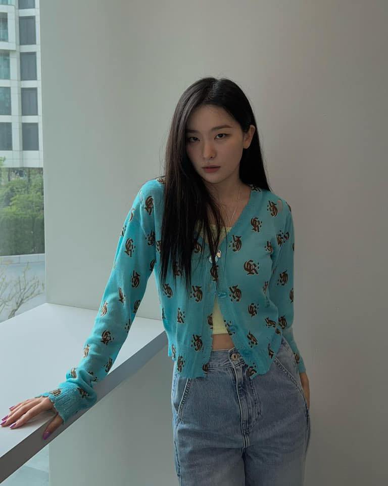 러블리한 크롭티+가디건 조합🤍💜 이미지