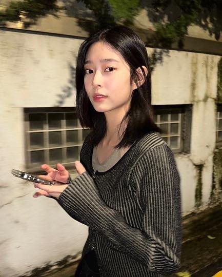 가을이면 끌리는 @중단발💇🏻‍♀️🤎 이미지