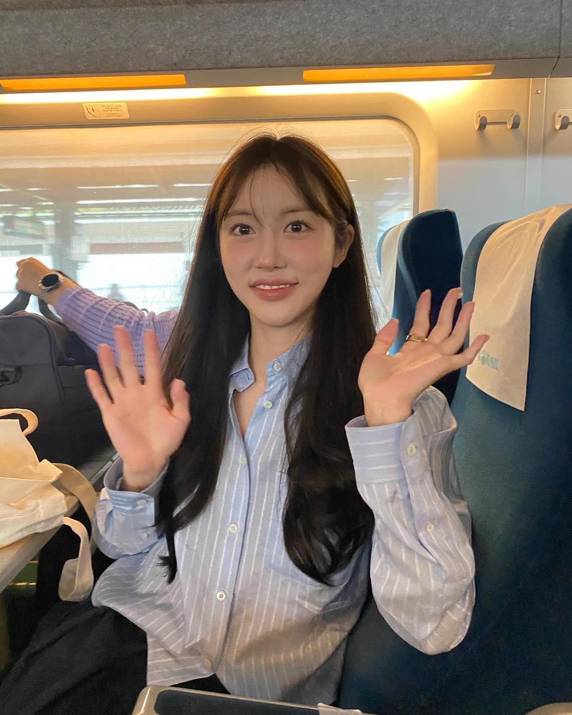 미니멀템👔블루 스트라이프 셔츠 이미지