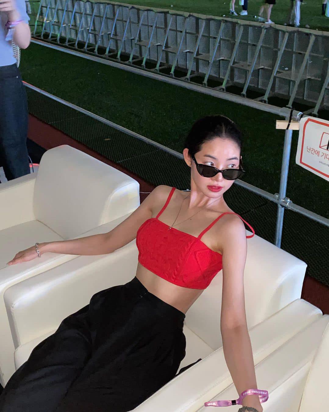 아직 낮엔 끈나시 가능해🖤☀️ 이미지