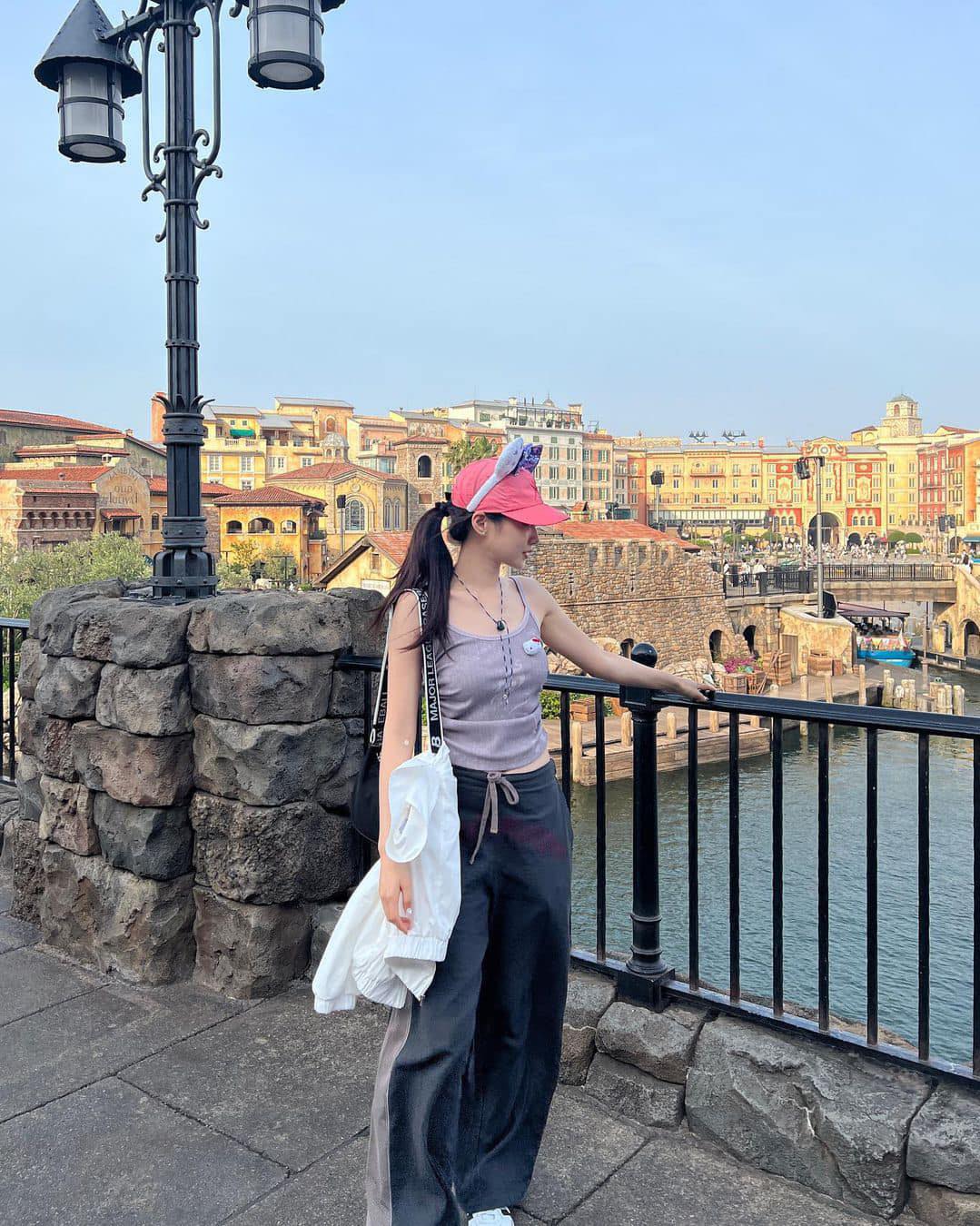 아직 낮엔 끈나시 가능해🖤☀️ 이미지