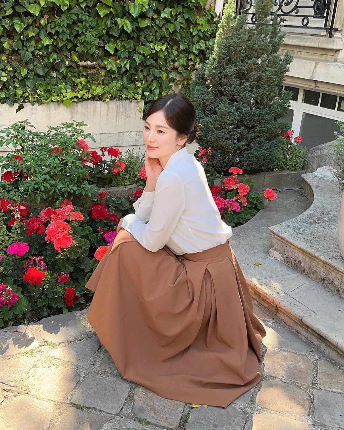 여신 무드🤎송혜교 묶음머리👱🏻‍♀️ 이미지