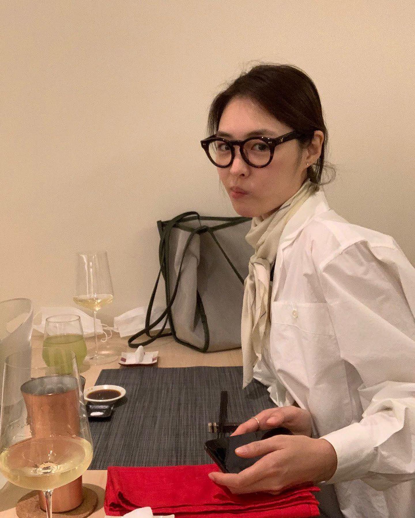 연희 언니 가을 셔츠 코디🤎🤍 이미지