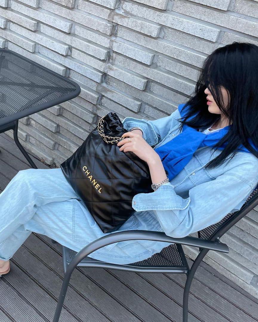 시크한 보부상 참고🖤샤넬22라지 이미지
