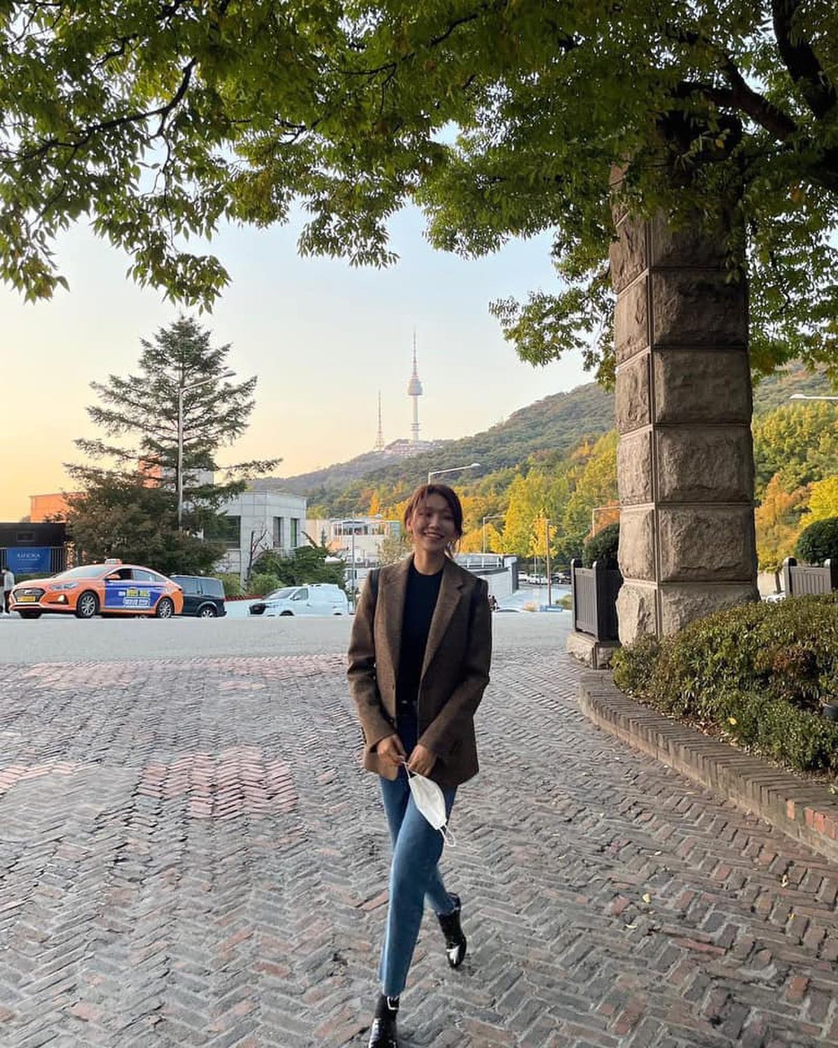 가을 분위기 브라운 블레이져🤎 이미지
