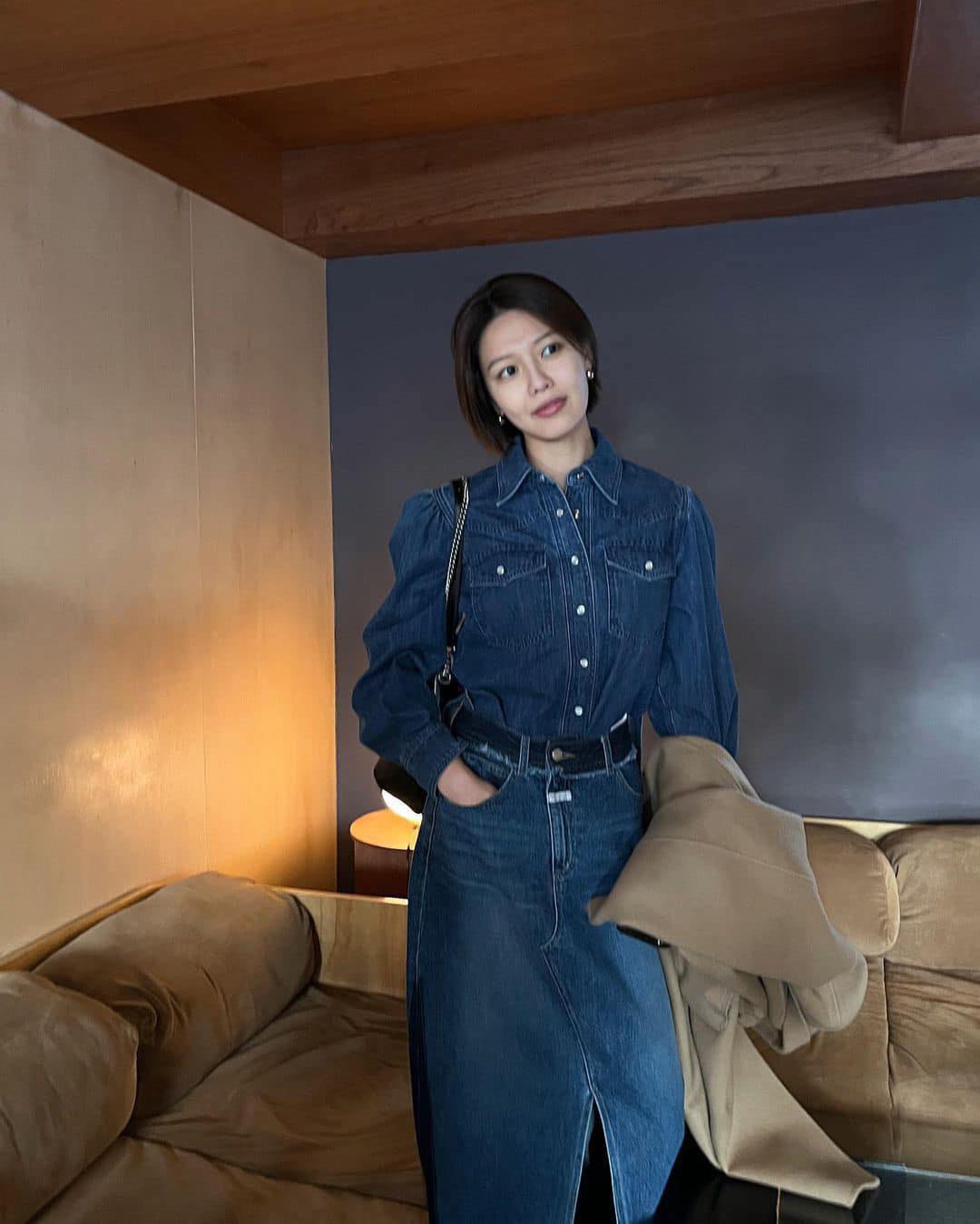 캐주얼하게 데님셔츠 입자💙👔 이미지