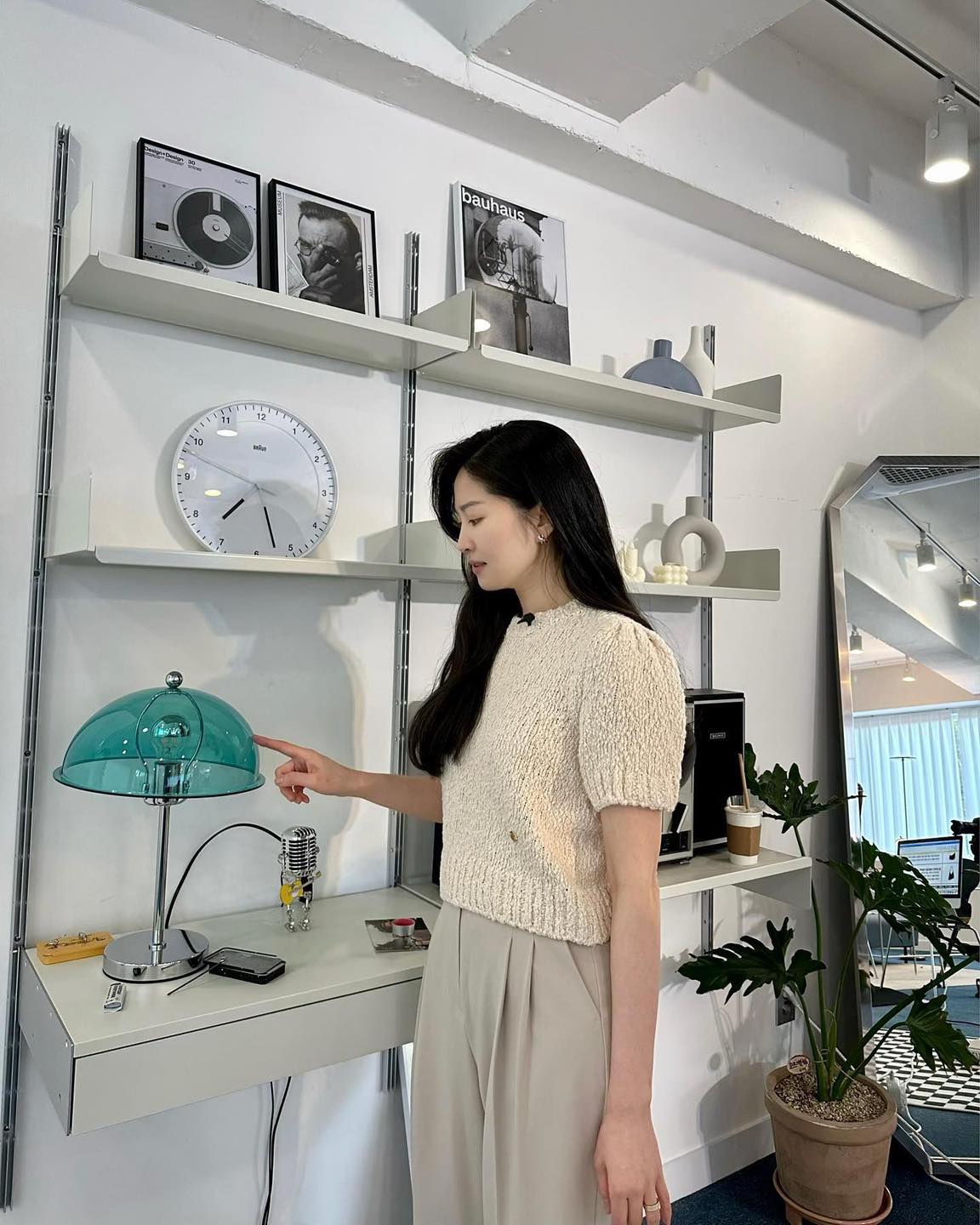 지금 딱좋은 반팔니트 + 슬랙스🫶🏻 이미지