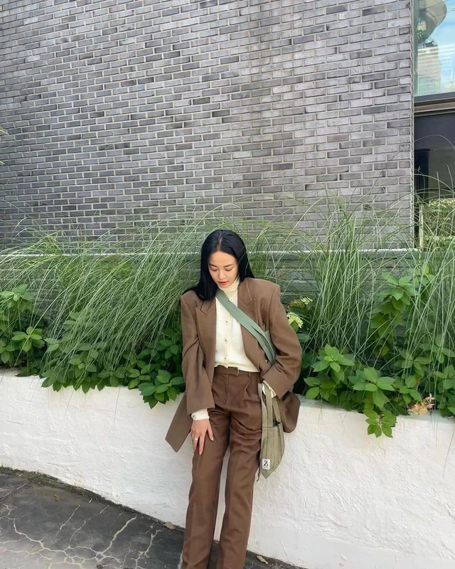 가을 분위기 브라운 블레이져🤎 이미지