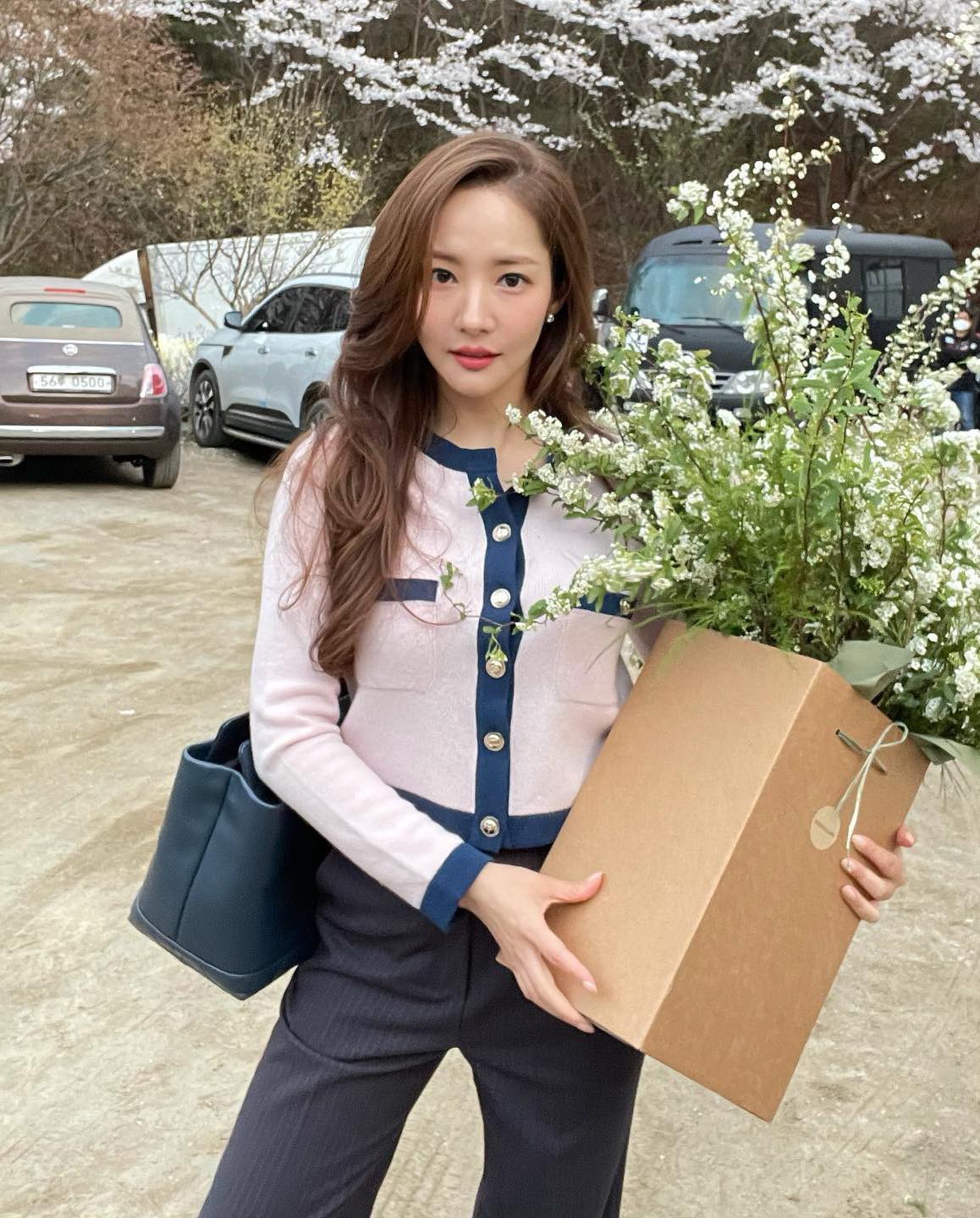 검정 슬랙스 7가지 코디🖤박민영 이미지