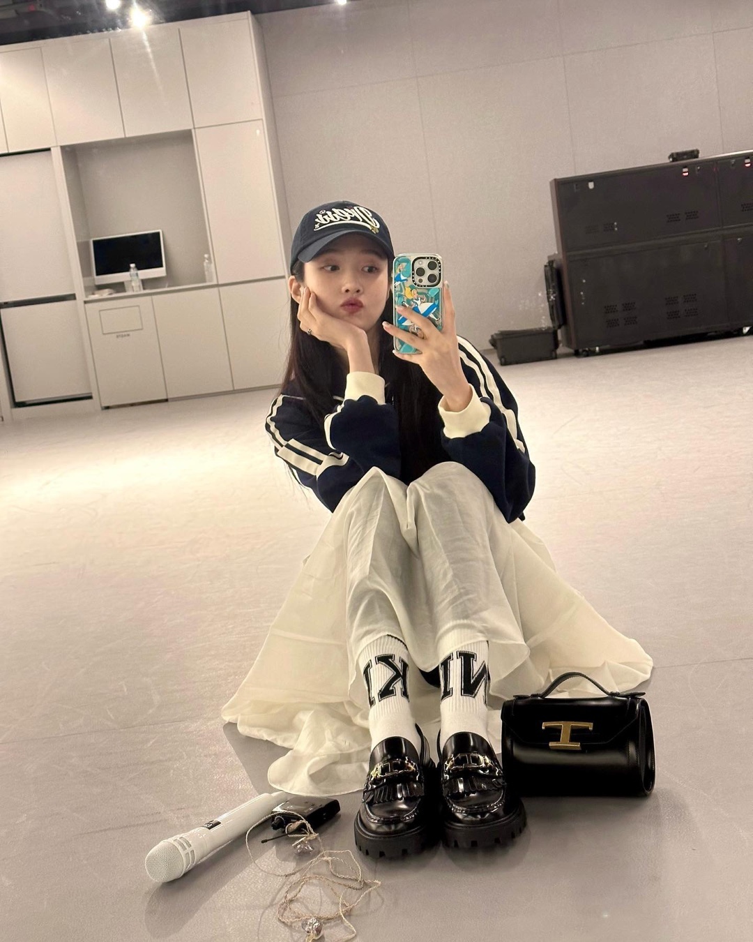 가을에 빼놓을 수 없는@로퍼👞✨​ 이미지