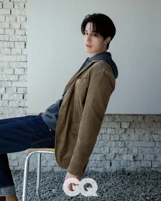 이동욱의 완벽한 비주얼과 핏🩶
아스페시🇮🇹오빠처럼 올가을 남친룩 입어줘 @남친🙋🏻#광고
이탈리아 컨템포러리 브랜드 아스페시가 브랜드 앰버서더인 이동욱과 함께한 23FW 화보를 공개했습니다. 이번 23FW 컬렉션을 통해 클래식 무드에 현대적인 감각을 더해 편안하면서도 스타일리시한 룩을 선보였는데요. 이동욱은 나일론 셔켓, 롱코트, 다운 베스트 등을 착용하며 특유의 차분하면서도 부드러운 매력과 세련된 이미지로 완성도 높은 화보를 완성했습니다.
이동욱과 함께한 아스페시 23FW 캠페인은 9월 21일부터 아스페시 매장과 한섬 공식 온라인몰인 H패션에서 만나볼 수 있습니다. 🛒 이미지