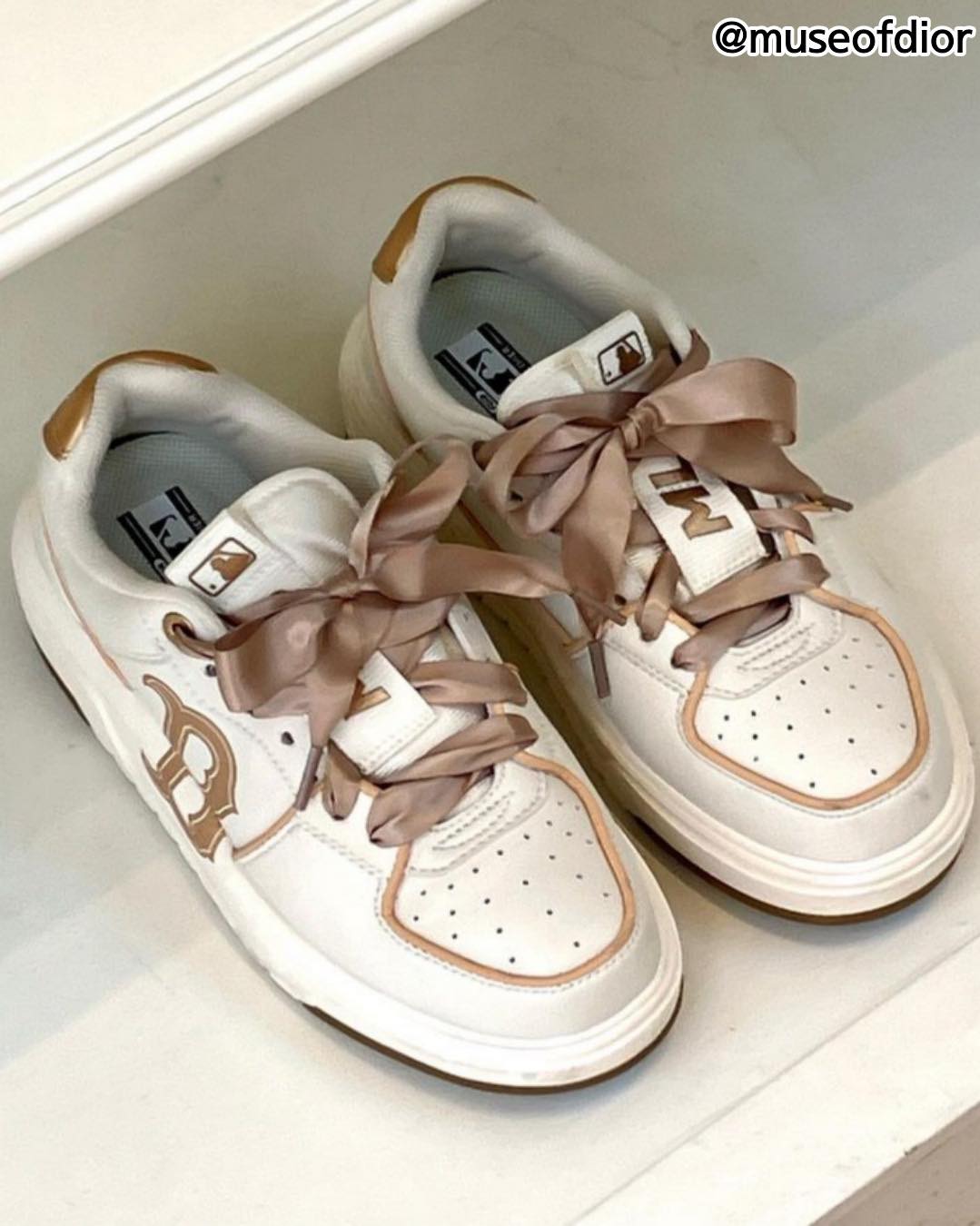 요즘 트렌드 MLB 청키라이너👟
굽 높아 편안🤍힙&러블리 발레코어 스타일링🎀@따라해 #광고 이미지2