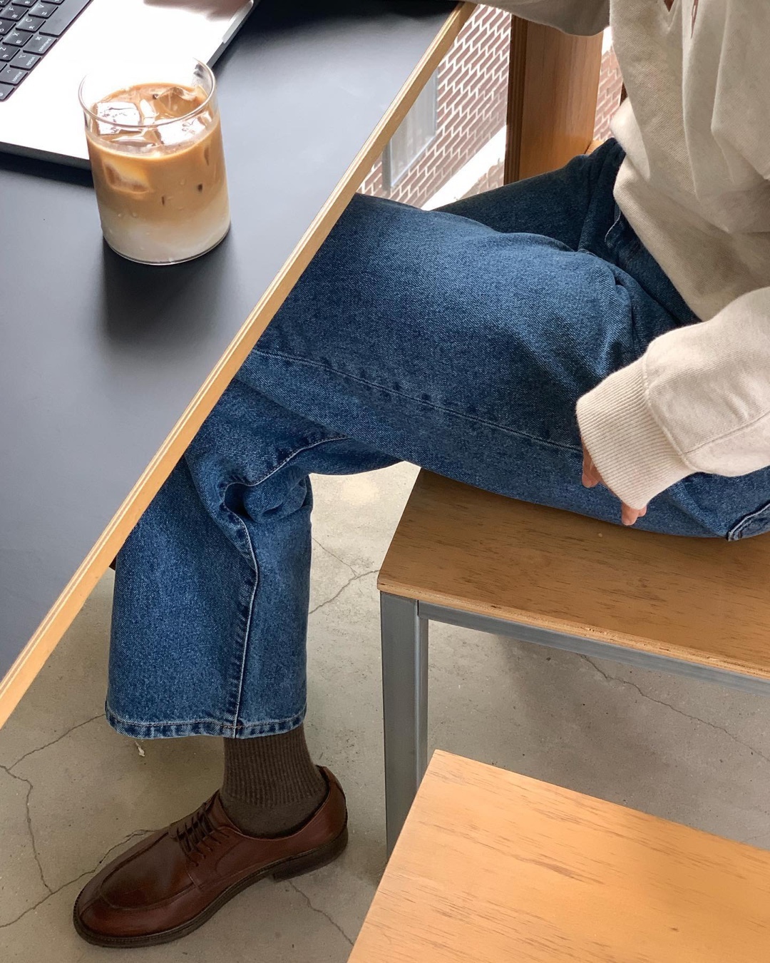 가을에 빼놓을 수 없는@로퍼👞✨​ 이미지