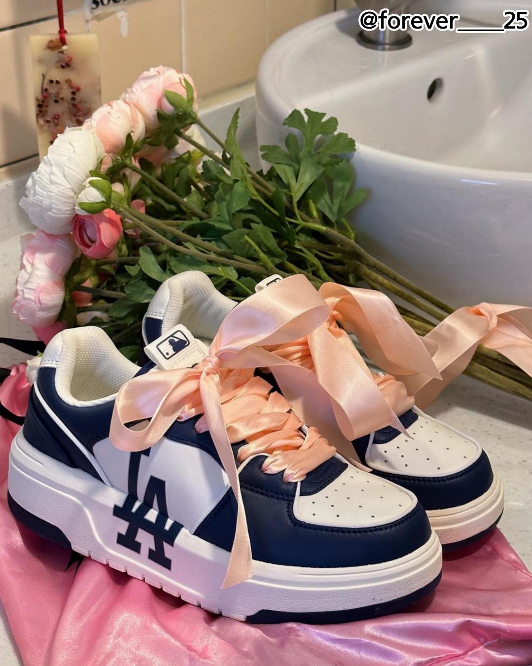 요즘 트렌드 MLB 청키라이너👟
굽 높아 편안🤍힙&러블리 발레코어 스타일링🎀@따라해 #광고 이미지4