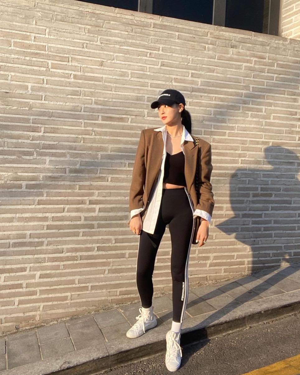 블레이저+볼캡 코디@이주연🧢 이미지