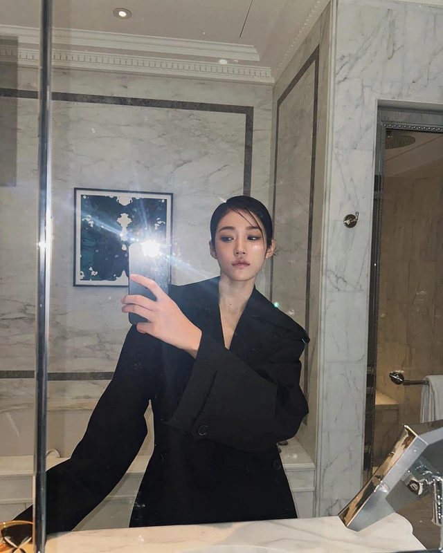 영화같은 발렌시아가쇼 노윤서🖤 이미지